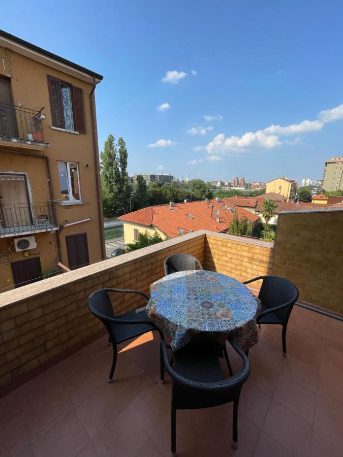 Апартаменти De Sura - La Terrazza Sul Naviglio Мілан Екстер'єр фото